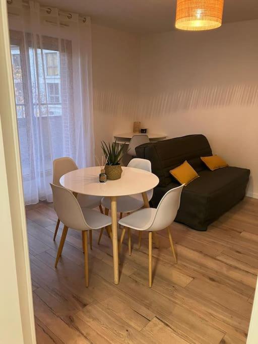Studio Cosy 12 Min Arc De Triomphe Apartment Rueil-Malmaison Luaran gambar